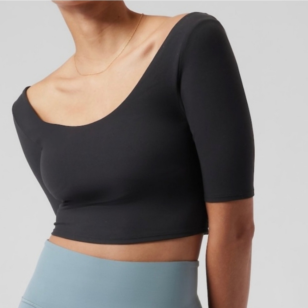 NWT! Athleta Exhilarate crop A-C - size small